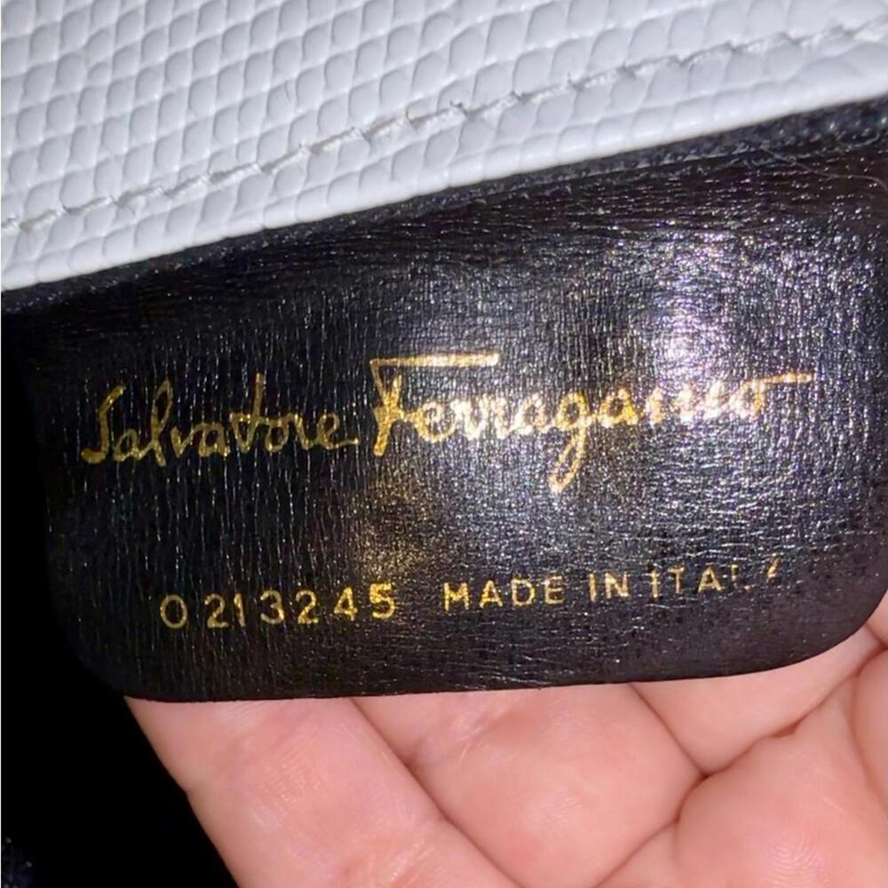 AUTHENTIC Vintage Salvatore Ferragamo White Crossbody Bag Full Inclusion-EUC - Picture 9 of 9